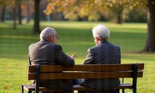 Nazorggesprek buiten in het park